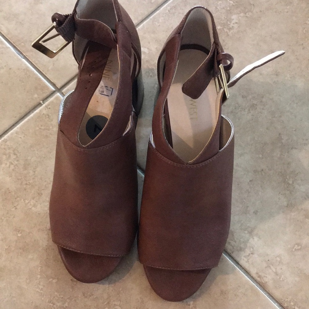 Nine West heeled bootie